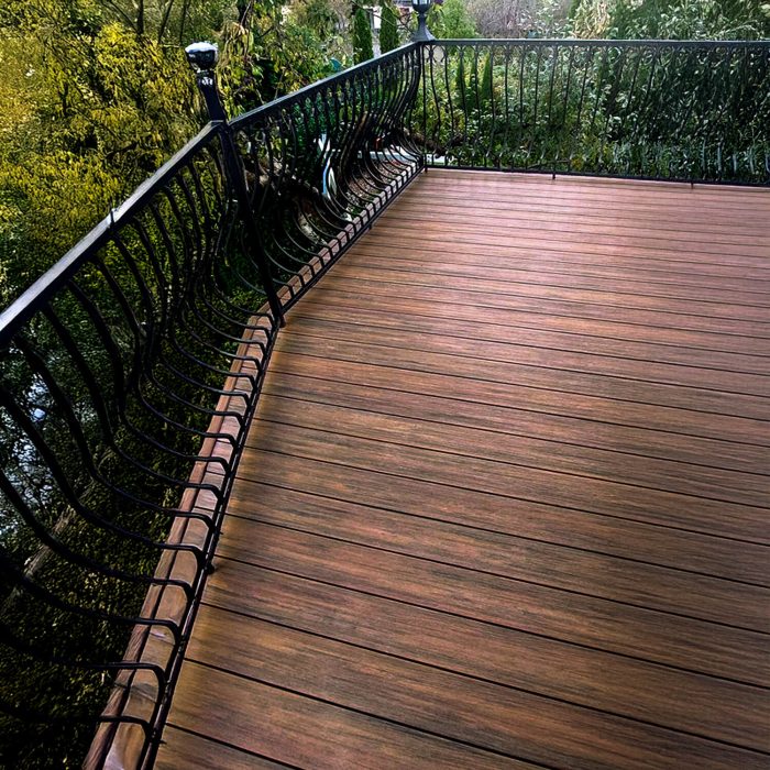 realizacja tarasu z deski tarasowej kompozytowej redwood premium