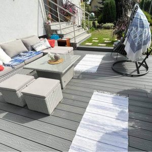 aranzacja-tarasu-deska-tarasowa-3D-kompozyt-jasny-szary-3A